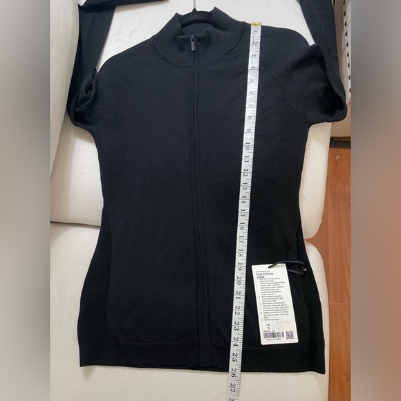 NWT Lululemon Time To Thrive Sweater Jacket in Black Size 8 - Picture 8 of 15